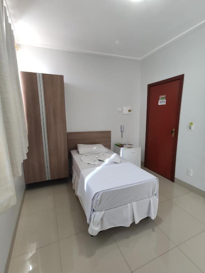 Cemarim Hotel Catalao Bagian luar foto