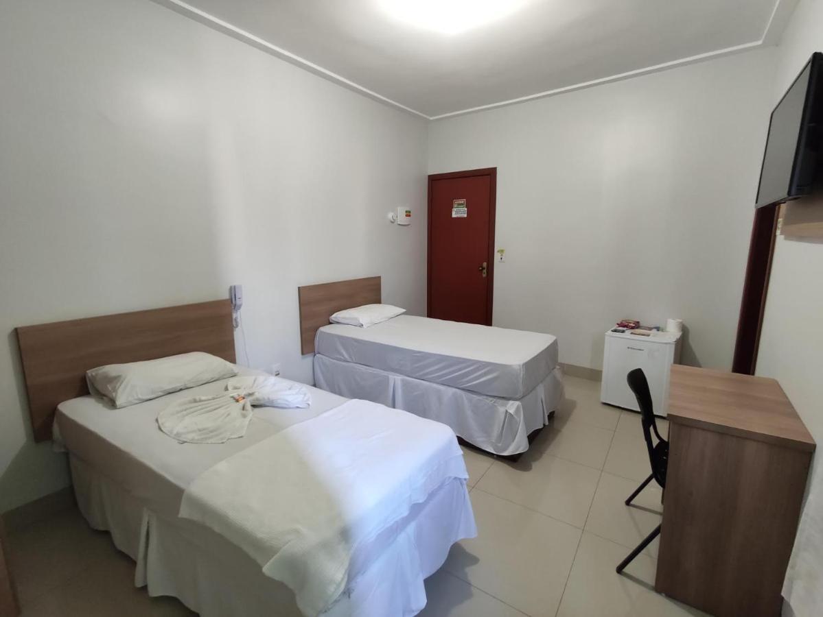 Cemarim Hotel Catalao Bagian luar foto