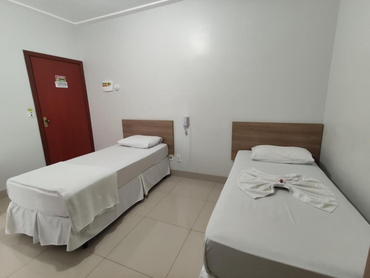 Cemarim Hotel Catalao Bagian luar foto